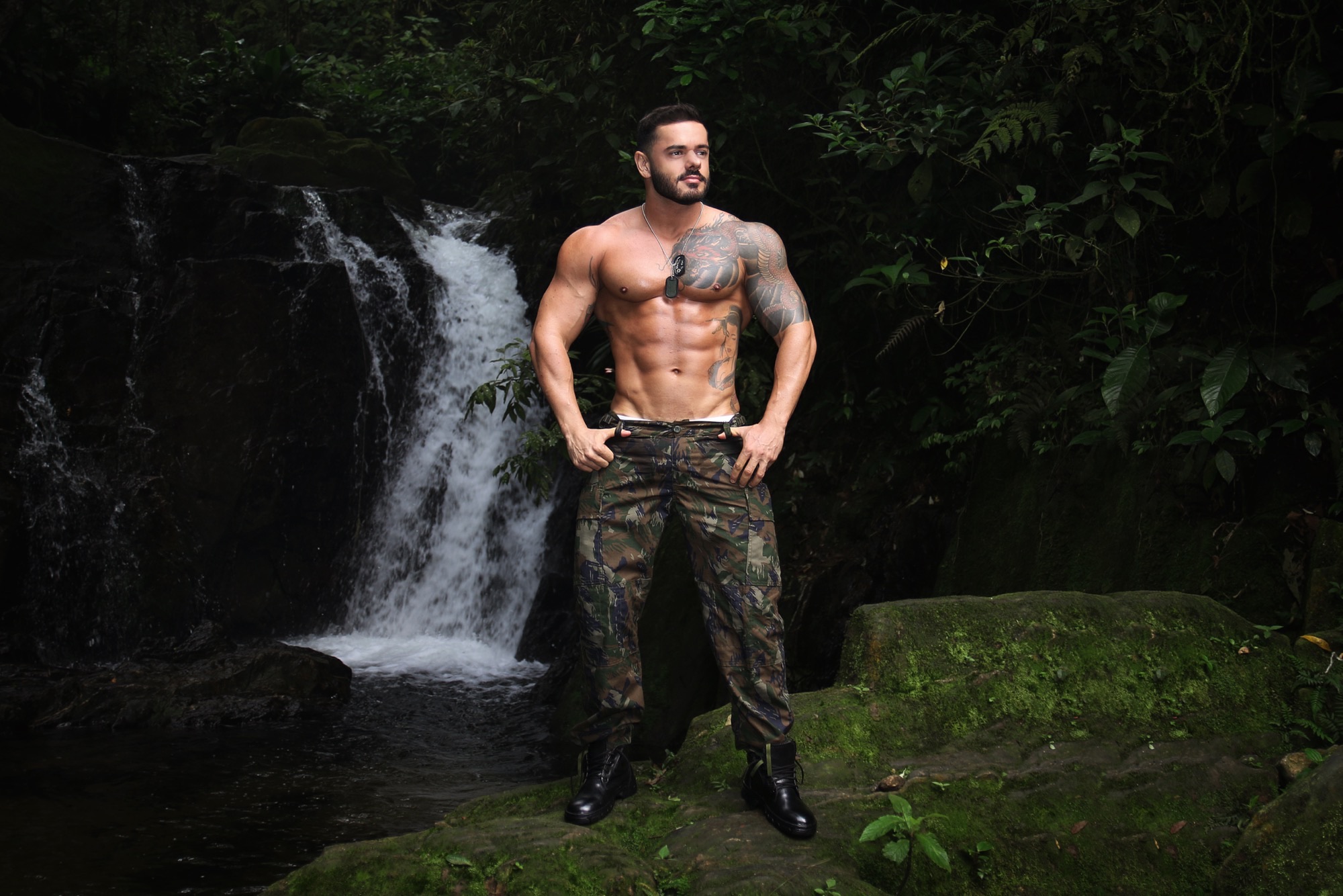 thiago Fenix - garotos de programa